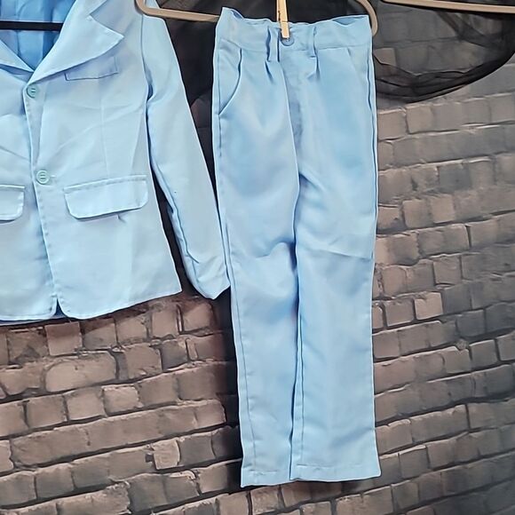 Light Blue Suit with Top Hat and Bow Tie - Picture 5 of 15